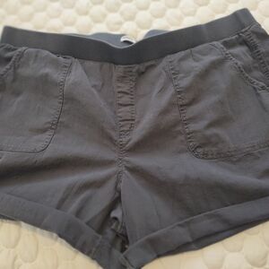 Sonoma High-Waist Pull-On Shorts in Charcoal